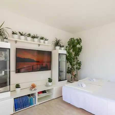 River & Sea Escape Apartment Omis