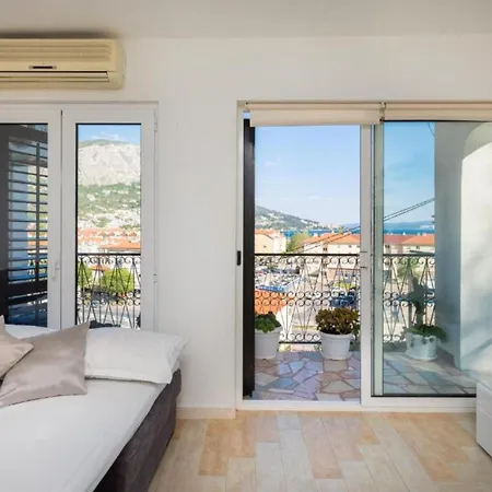 River & Sea Escape Omis